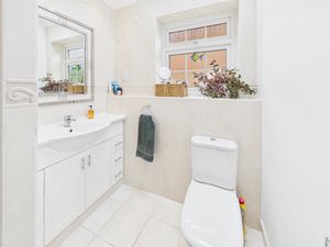 BATHROOM- click for photo gallery